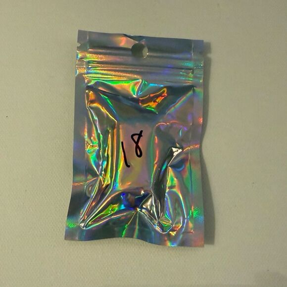 Infinity Valve Stem Caps in Black Set of 4 NWT - Picture 4 of 4